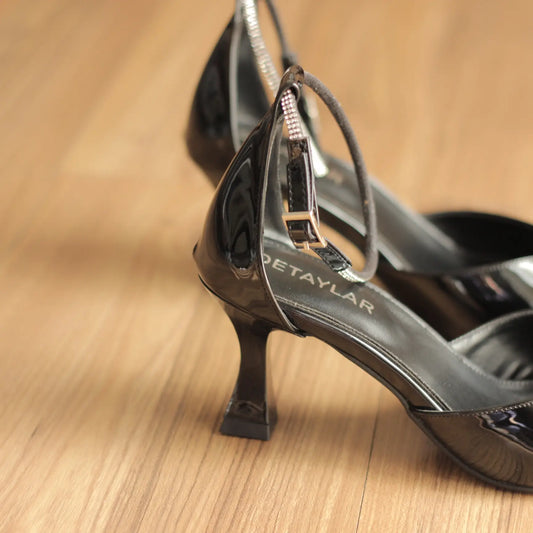 LAVINA – Diamond Curve Heels