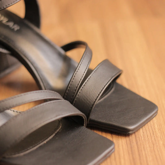 LINA – Pure Line Sandals