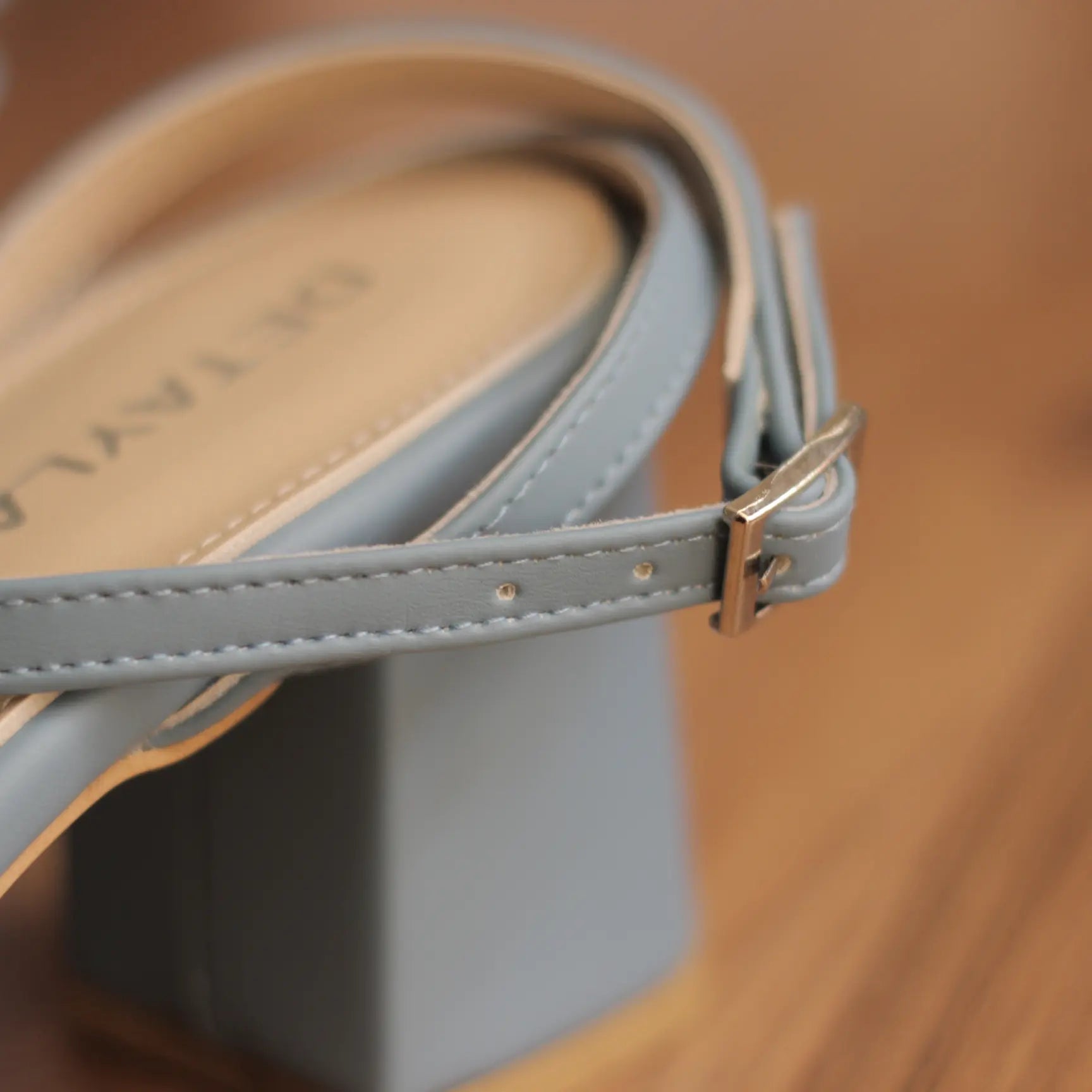 MIRA – Soft Arch Sandal