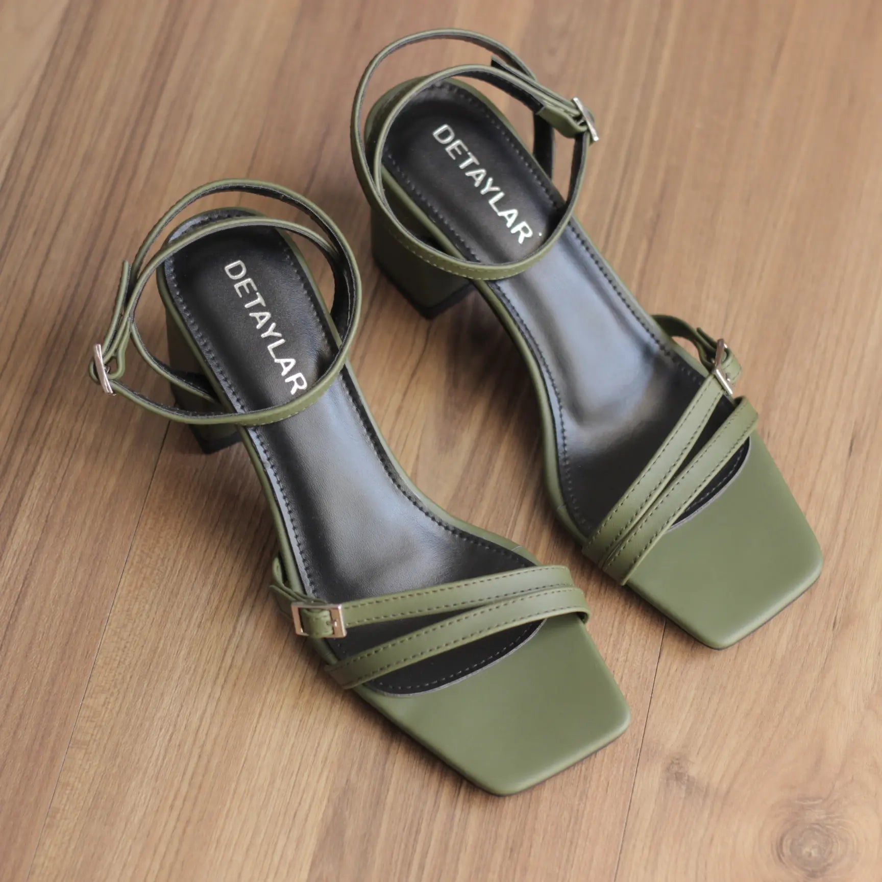 MIRA – Soft Arch Sandal