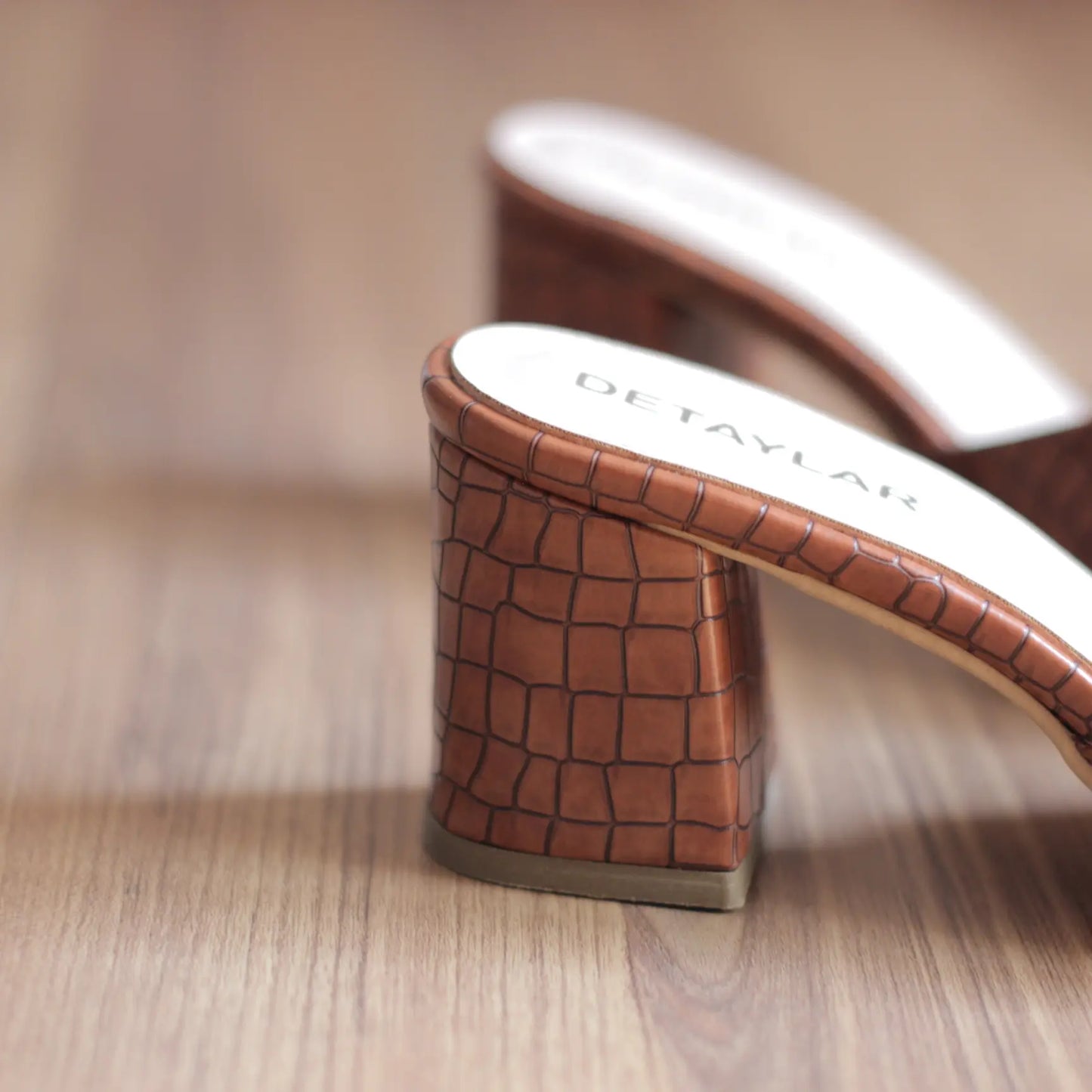 Croco Slip