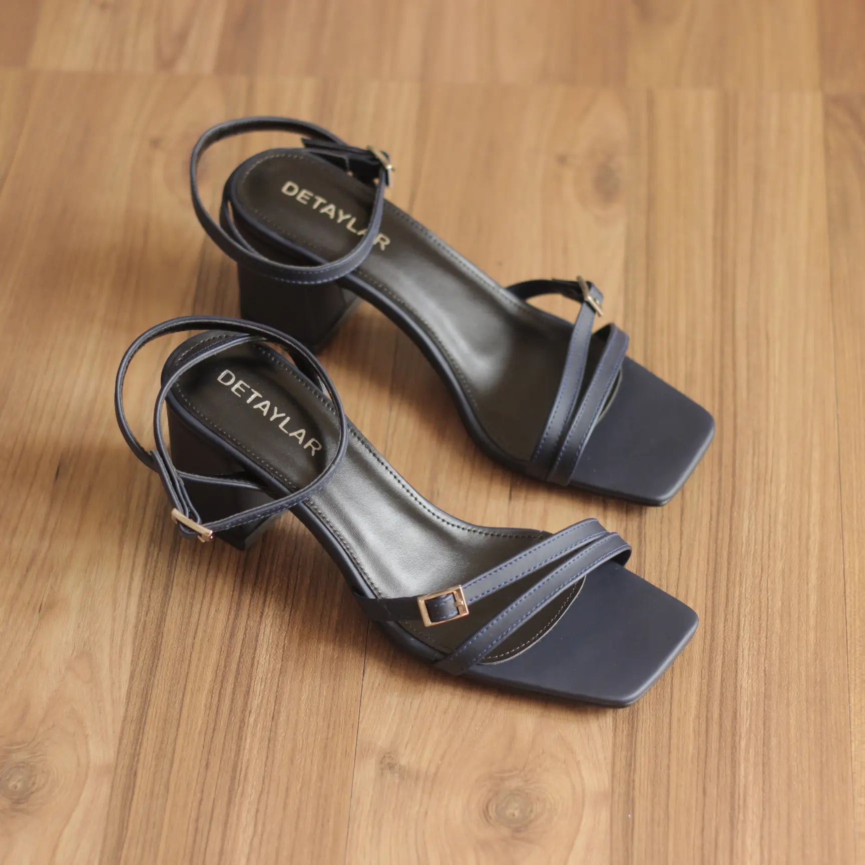 MIRA – Soft Arch Sandal