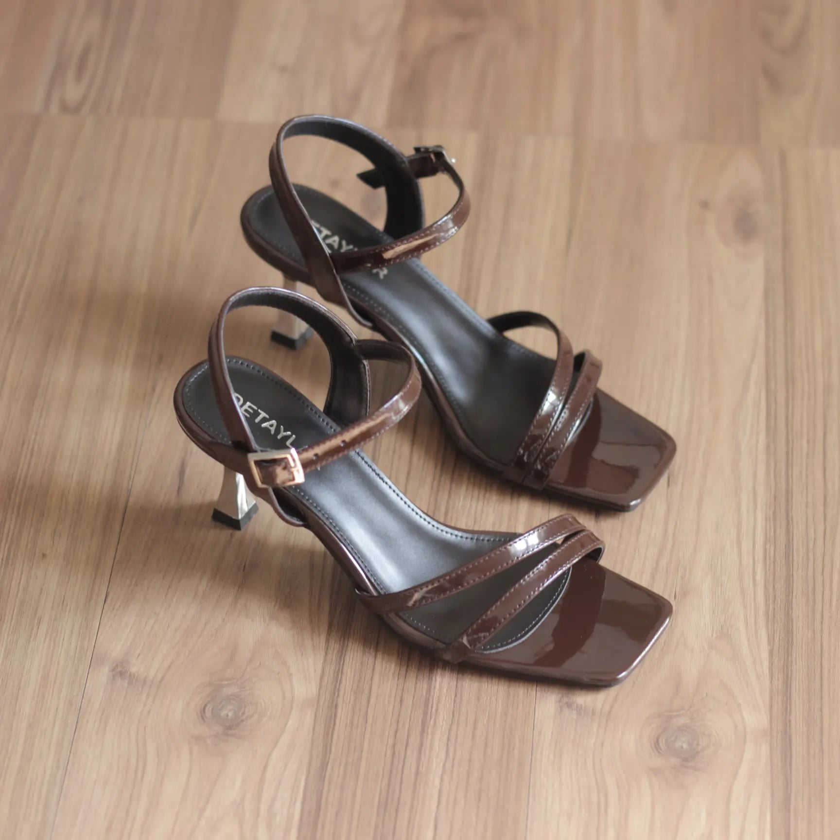 Rena – Minimal Muse Sandals