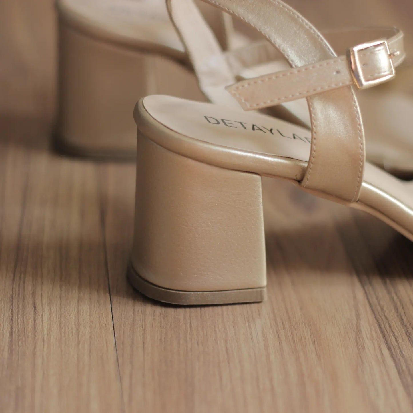 LUSINA – Soft Spark Sandal