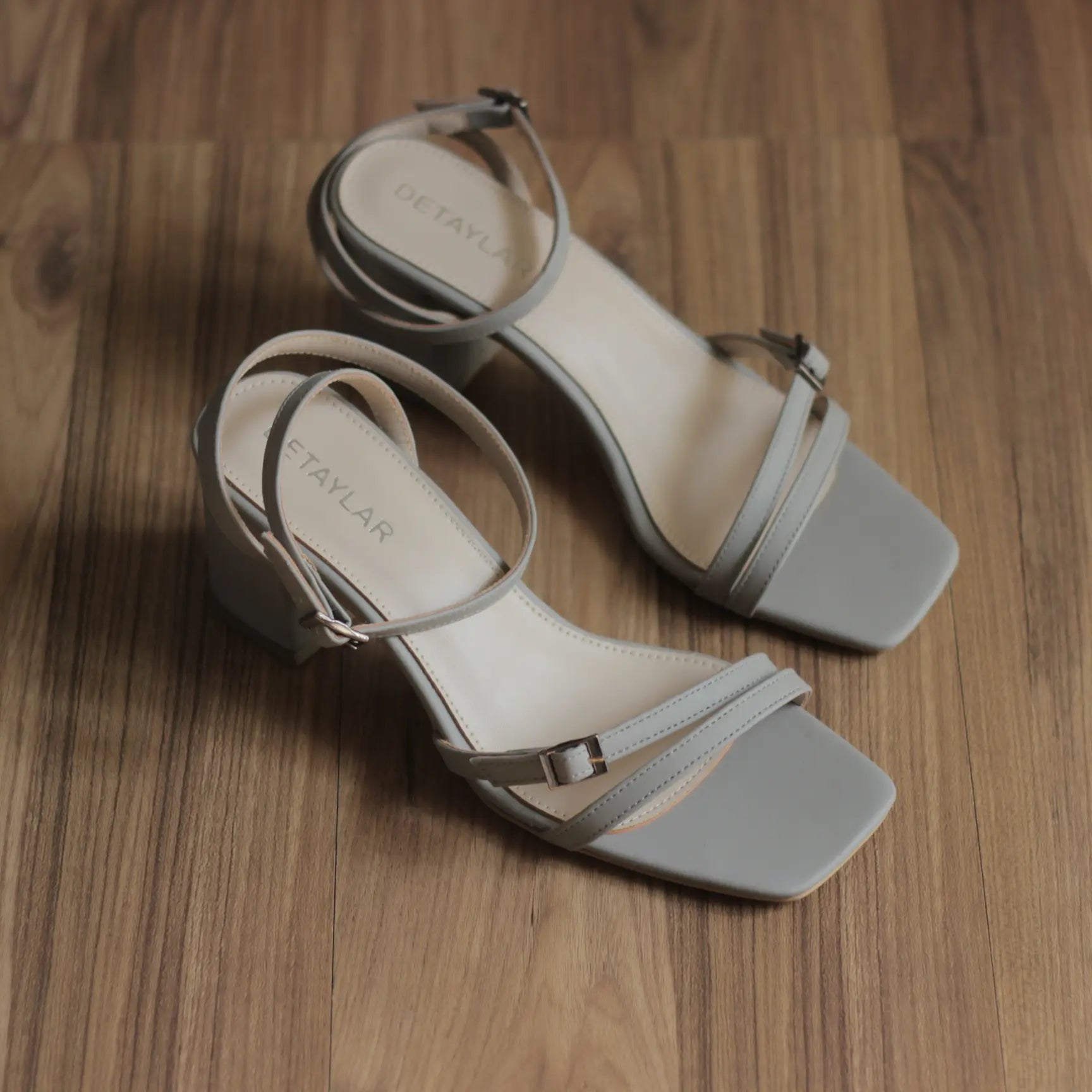 MIRA – Soft Arch Sandal