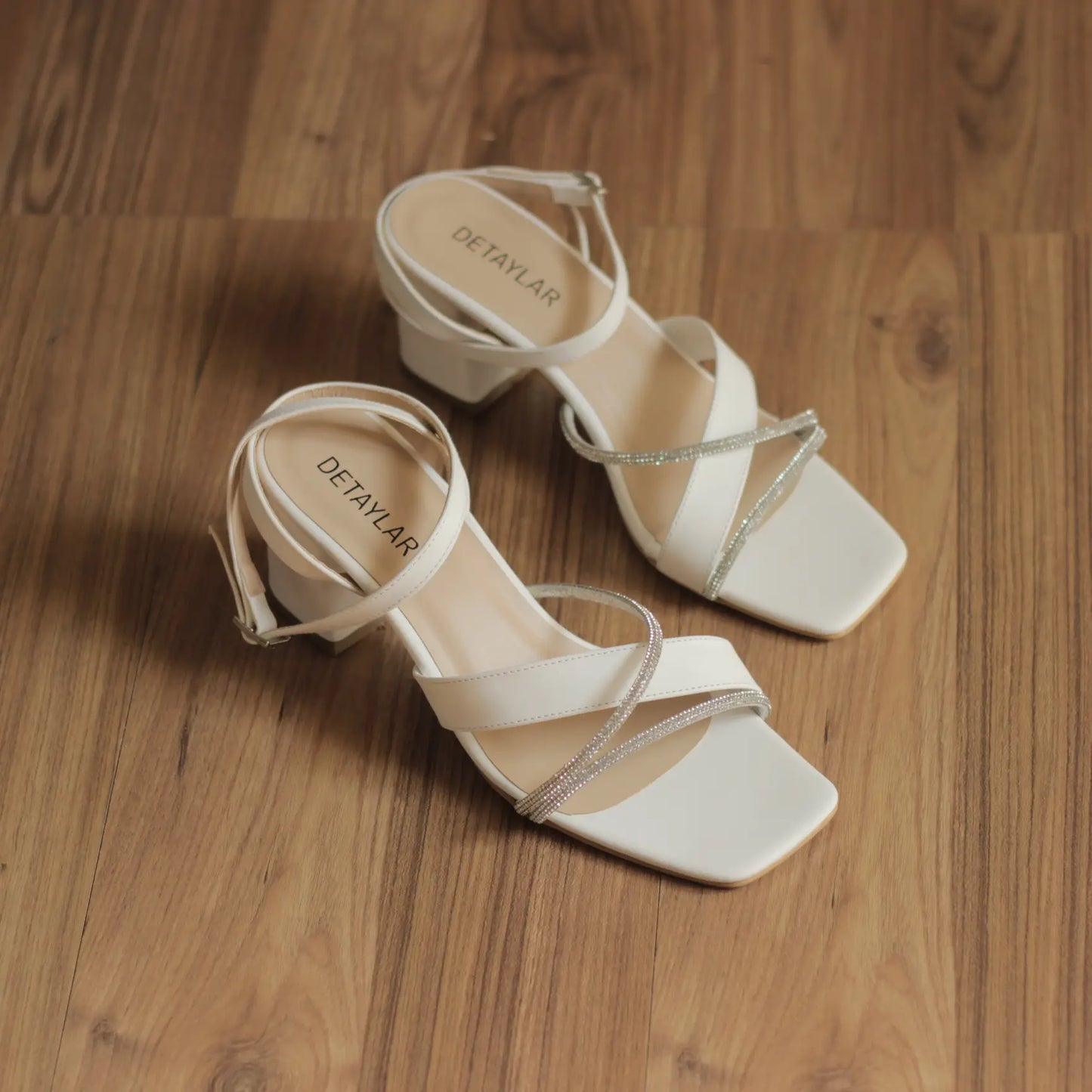 ZARENA – Royal Crystal Sandal