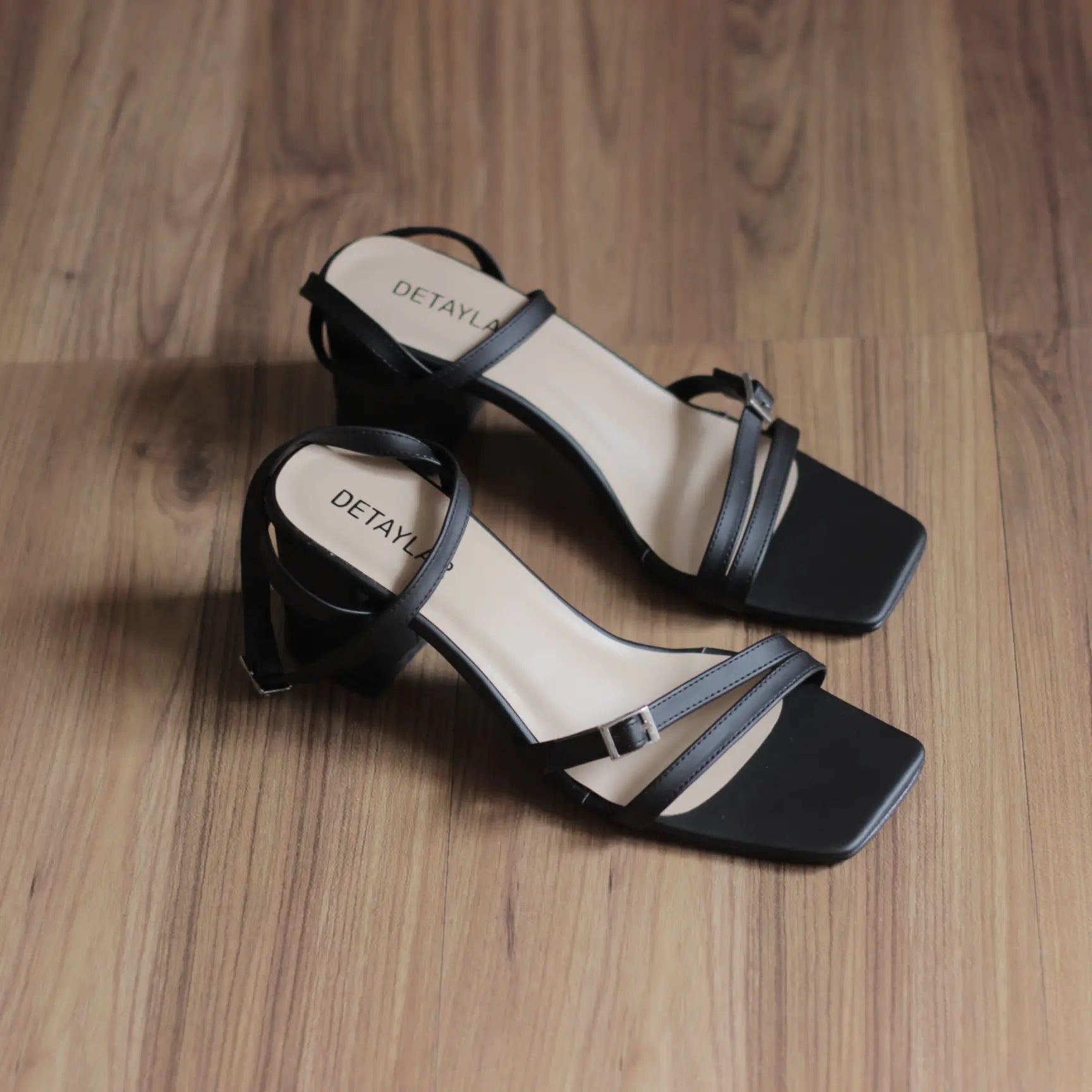MIRA – Soft Arch Sandal