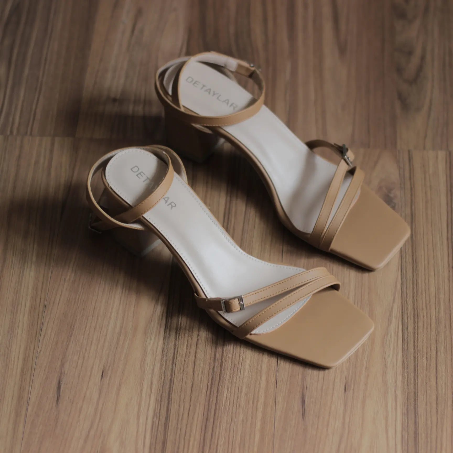 MIRA – Soft Arch Sandal