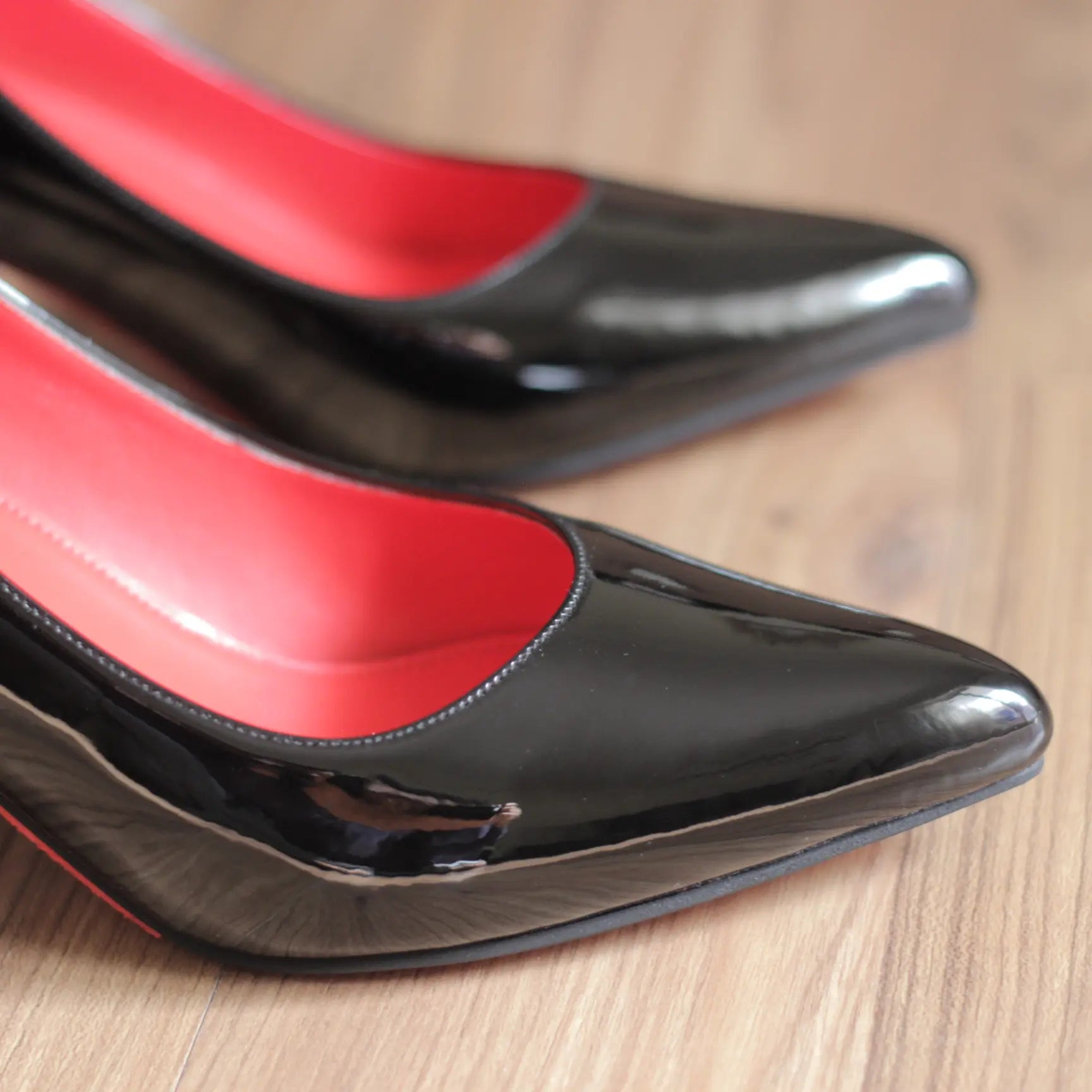 LUSIA – Power Walk Black Heels