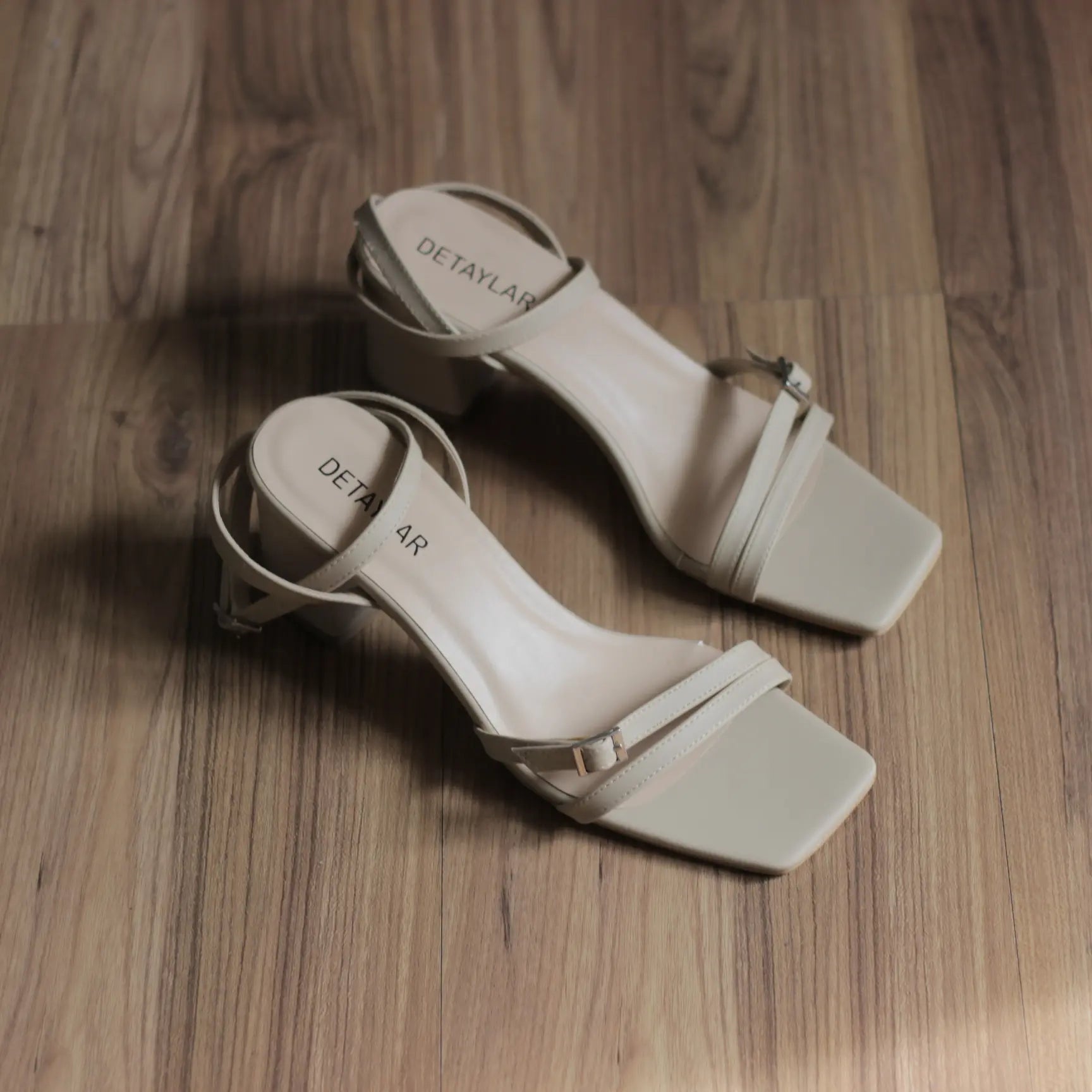 MIRA – Soft Arch Sandal