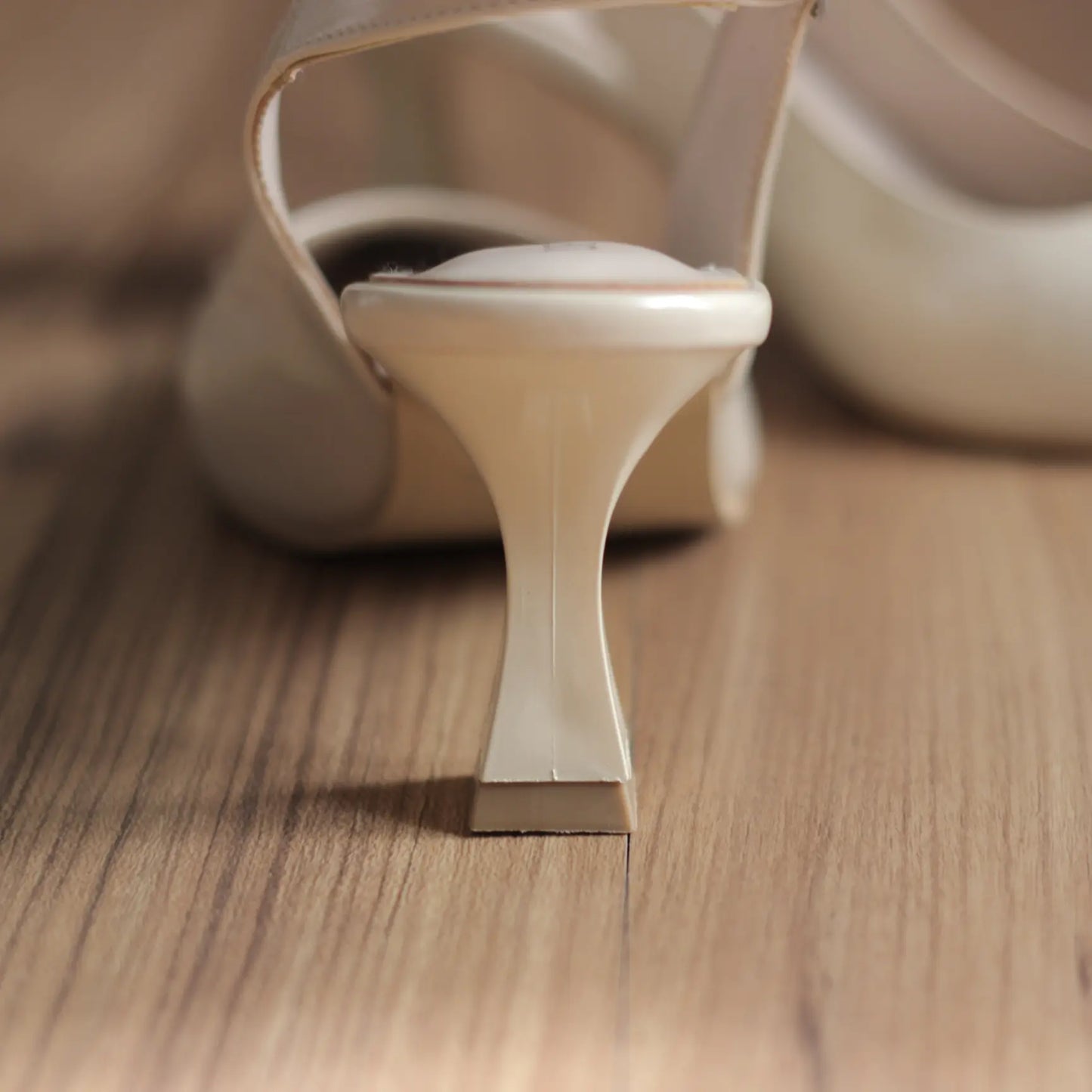 VELORA – Ice Shine Heels