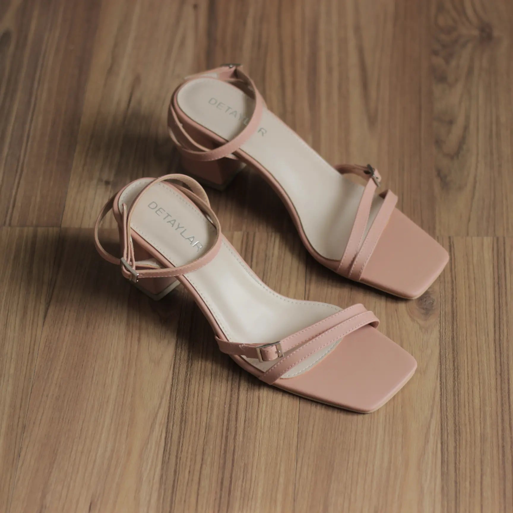 MIRA – Soft Arch Sandal